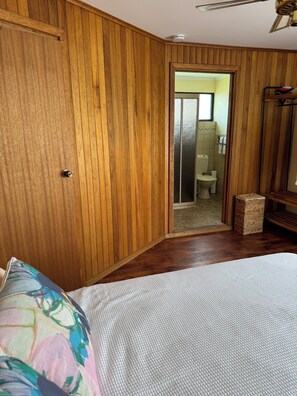 2 bedrooms, iron/ironing board