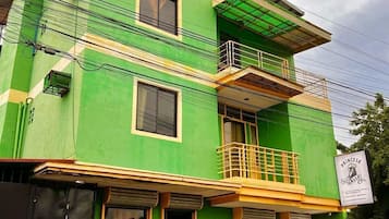 Fachada de la propiedad