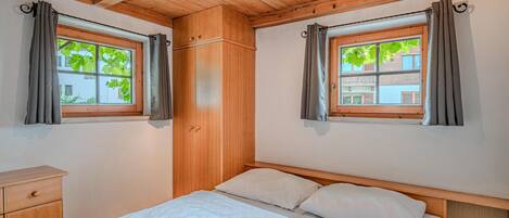 2 bedrooms, internet