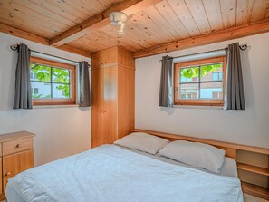 3 bedrooms, Internet - Cosy holiday home right next to the ski lift (Sankt Johann in Tirol)