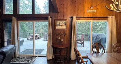 Lazy Bear Lodge, A Spacious Retreat Walking Distance to Village & Lake!