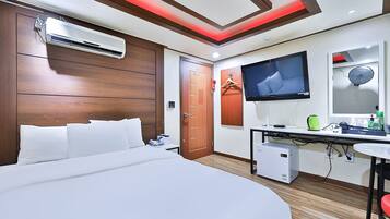 Basic Double Room, Private Bathroom (Parking available) | Free WiFi