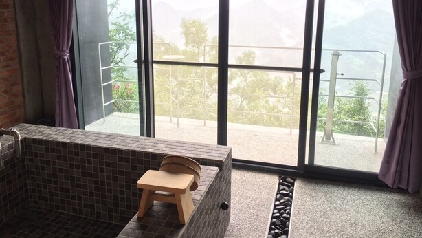 Suite Khas, pemandangan gunung | Kamar mandi