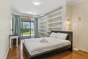 6 habitaciones, tabla de planchar con plancha, wifi y ropa de cama 