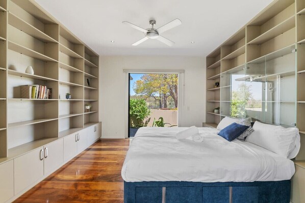 6 habitaciones, tabla de planchar con plancha, wifi y ropa de cama 