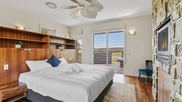 6 bedrooms, iron/ironing board, WiFi, bed sheets