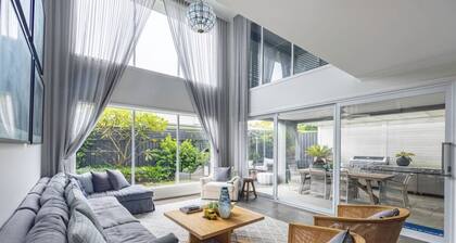 Stunning & Luxurious 4-Bedroom Mansion @Rochedale