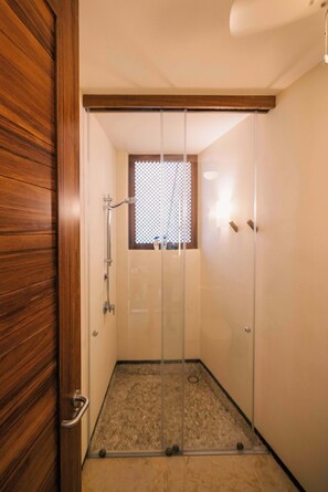 Shower, hair dryer, towels - Mar de Coco Areca 101 (Playa Blanca)