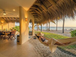 Outdoor dining - Mar de Coco Areca 101 (Playa Blanca)