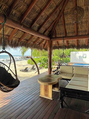Terrace/patio - Beachfront in Manzanillo Bay-Lindo Atardecer (Troncones)