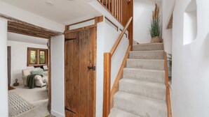 Interior - Beautiful Cottage nr Mendip Hills, Private Parking (Chilcompton)