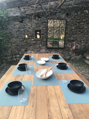 Outdoor dining - Beautiful Cottage nr Mendip Hills, Private Parking (Chilcompton)