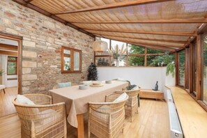 Dining - Beautiful Cottage nr Mendip Hills, Private Parking (Chilcompton)