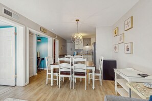 Interior - 3rd-floor Gulf-view condo with hot tub, outdoor pool, tennis, balcony, elevator (Gulf Shores)