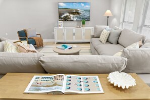 TV, lareira, pebolim, escritórios