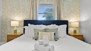 5 عدّة غرف نوم ومكتب ومكواة/لوح كي وسرير سفر