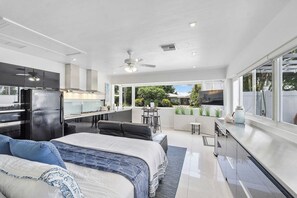 1 habitación, tabla de planchar con plancha, wifi y ropa de cama 