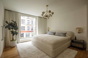 4 habitaciones, escritorio, tabla de planchar con plancha y wifi