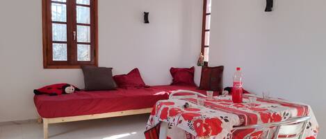 3 bedrooms, iron/ironing board, travel crib, WiFi