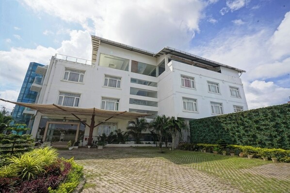 Front of property - Hotel Blue Waves Private Limited (Port Blair)