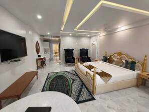 Premium Suite Rooms With Bathtub | Desk, free WiFi - Hotel Blue Waves Private Limited (Port Blair)