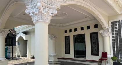 De Nusantara Hotel Syariah