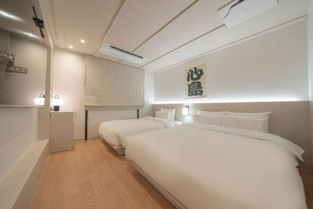 Minibar con artículos gratuitos, sistema de insonorización, wifi gratis