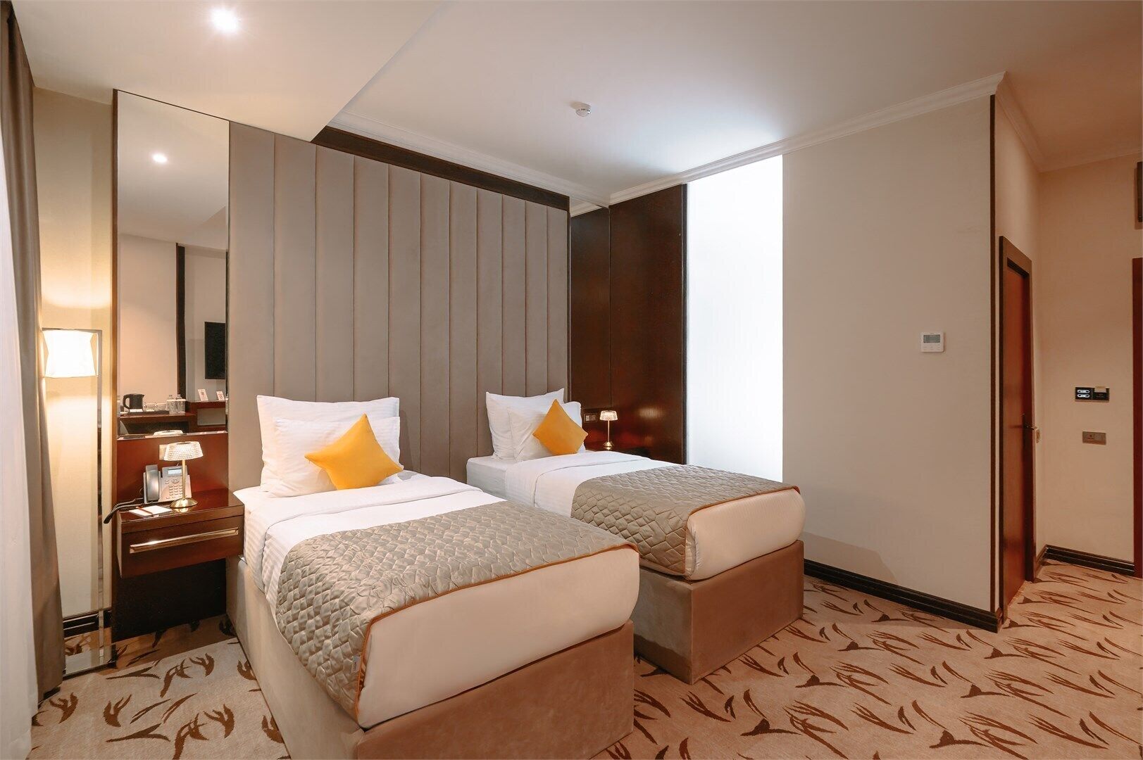 标准双床房, 城市景观 | 客房内保险箱、熨斗/熨衣板、免费 WiFi