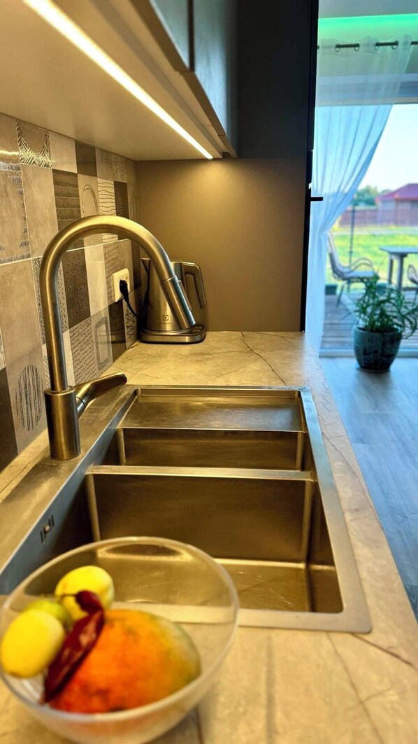 Private kitchen - Four Bedroom Cottage in Kaunas (Narsieciai)