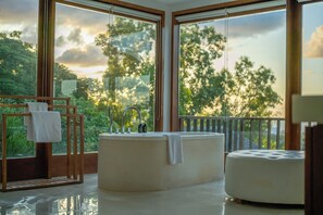 Exclusive Villa, Beach View | Bathroom - Casabelle Villa (Pecatu)