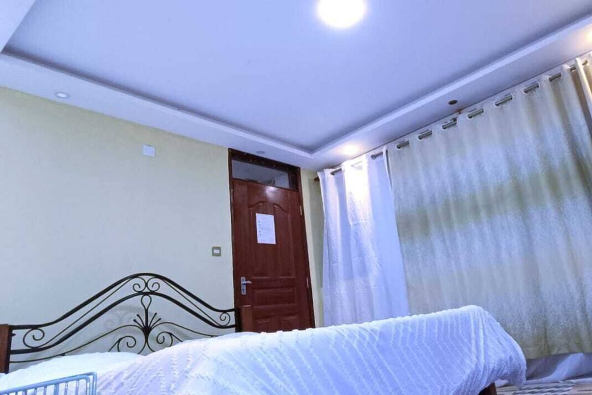 Egyptian cotton sheets, premium bedding, pillow-top beds, desk