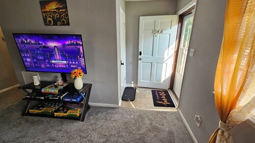 Greenville Retreat Centrally located sleeps 5 near ECU Stadium and Hospital