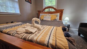 2 quartos, ferros/tábuas de passar roupa, Wi-Fi, roupa de cama