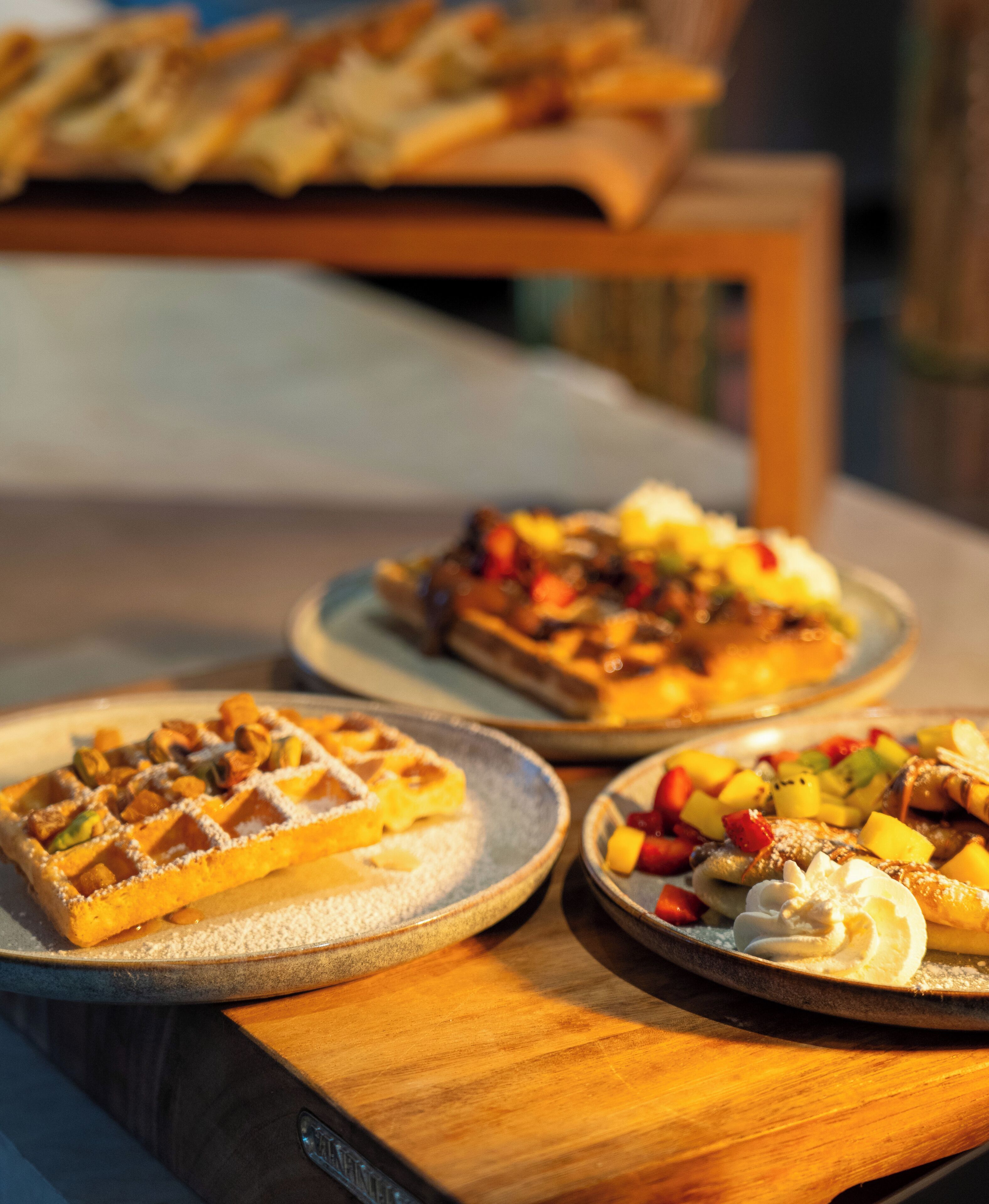 Buffet breakfast on weekdays (XOF 14000 per person)