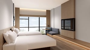 A modern hotel room with a large bed, a sofa, a TV, and a large window offering a view of the sky. - Fairfield By Marriott Changshu Hi-Tech Zone (Suzhou)