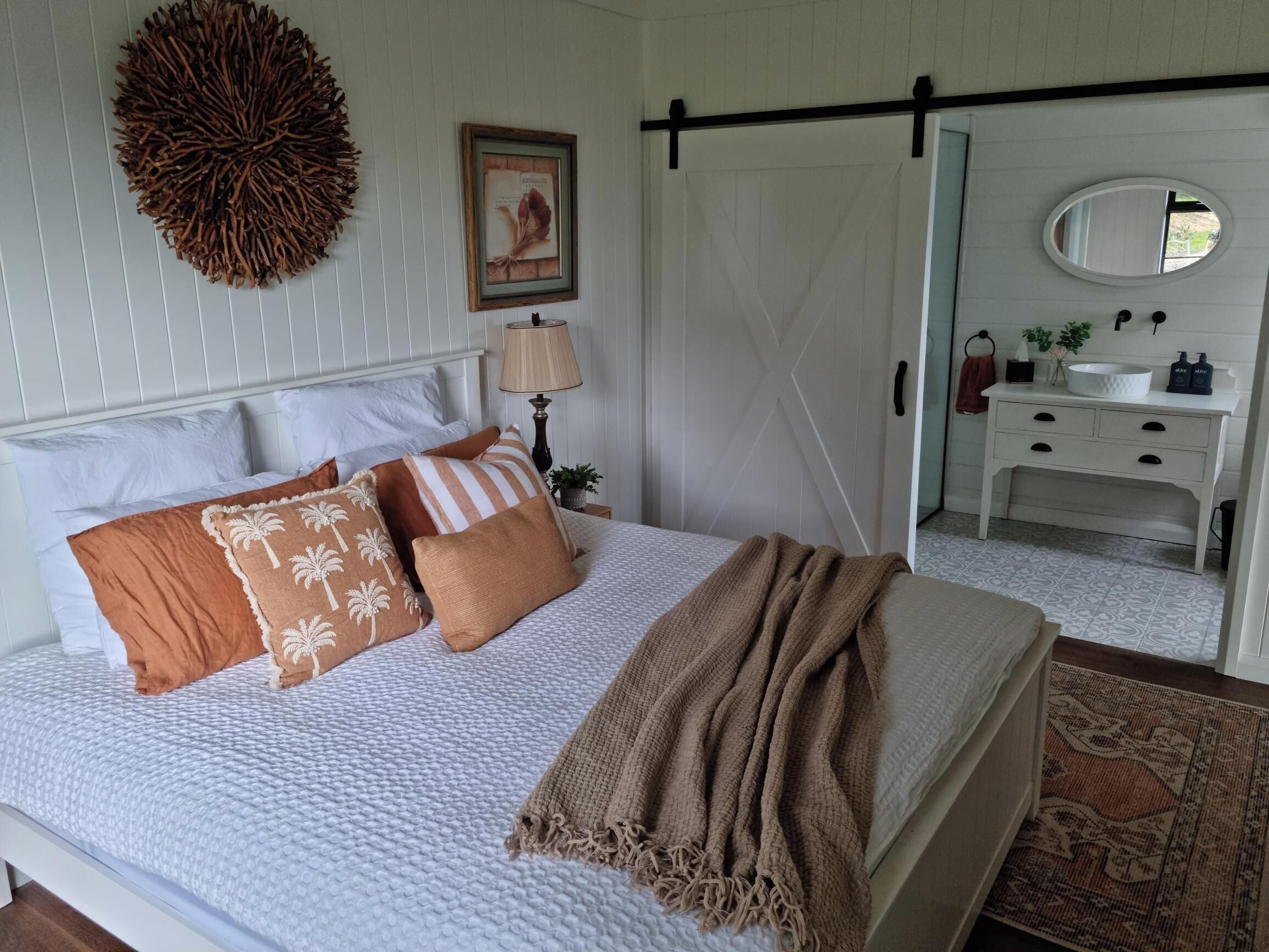 1 habitación, tabla de planchar con plancha, wifi gratis y ropa de cama 