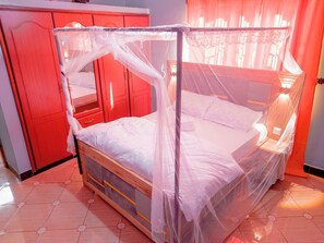 Comfort-Doppelzimmer, 1 Doppelbett, Blick auf den Innenhof