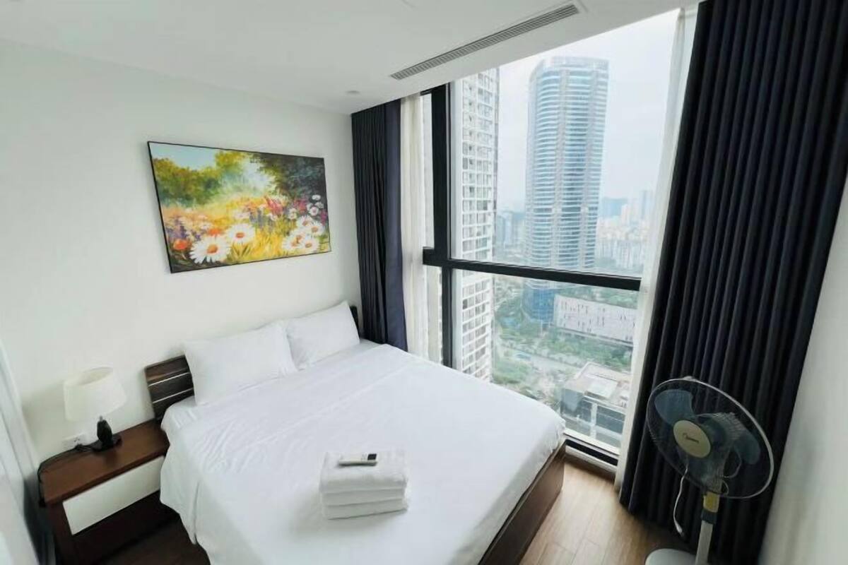 1 bedroom, desk, laptop workspace, free WiFi