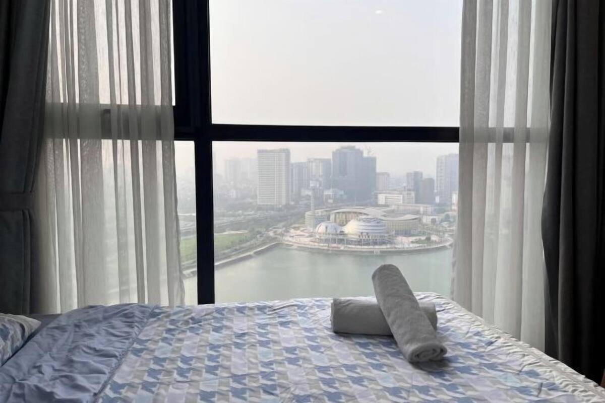 1 bedroom, desk, laptop workspace, free WiFi