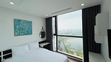 Luxury Apartment, 2 Bedrooms, City View | 1 bedroom, desk, laptop workspace, free WiFi