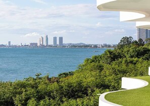 Appartement Luxe, 3 chambres, vue mer, en bord de plage | Vue de la chambre