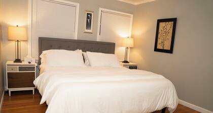 Charming 2-bedroom house in Tulsa near TU and minutes from the Expo & downtown.