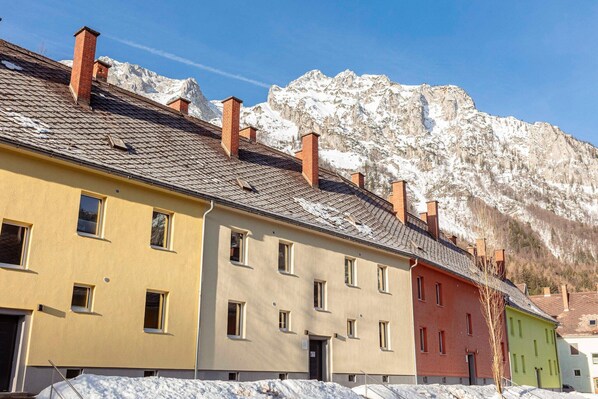 Exterior - Mountain-View Styria Apartment (No Deposit) (Eisenerz)
