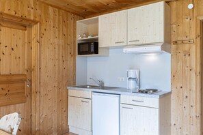 Refrigerador, microondas, parrilla de estufa y lavavajillas 