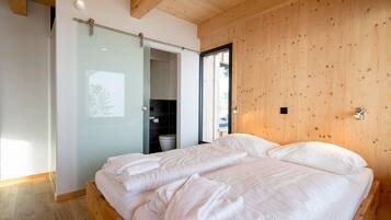 4 bedrooms, free WiFi