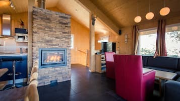 Smart TV, fireplace, DVD player