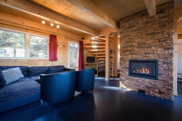 Smart TV, fireplace, DVD player - Cozy chalet with hot tub (Turracherhöhe)