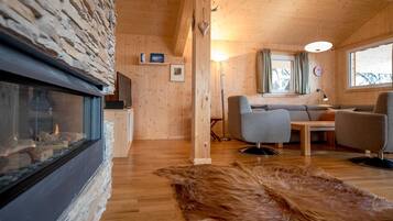 Smart-TV, Kamin, DVD-Player