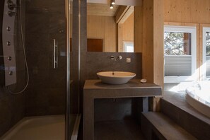 Douche, séchoir à cheveux