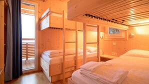 6 室のベッドルーム、WiFi (無料)